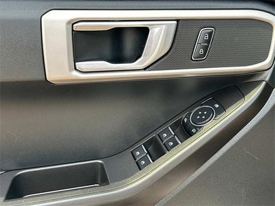 2023 Ford Explorer Base