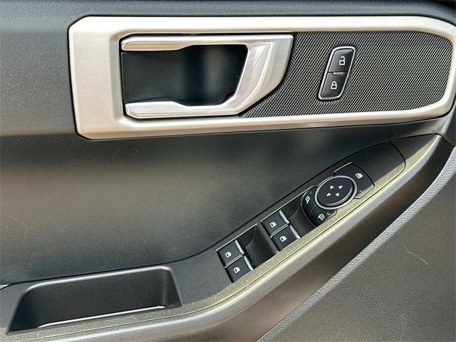 2023 Ford Explorer Base