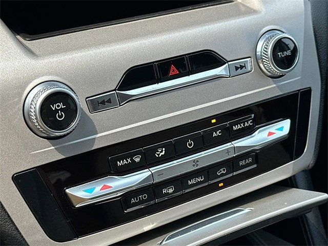 2023 Ford Explorer Base