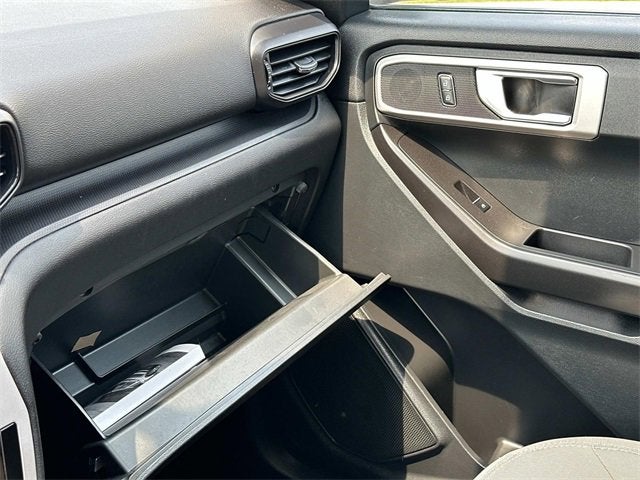 2023 Ford Explorer Base