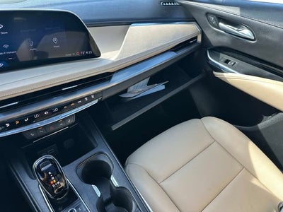 2024 Cadillac XT4 Luxury
