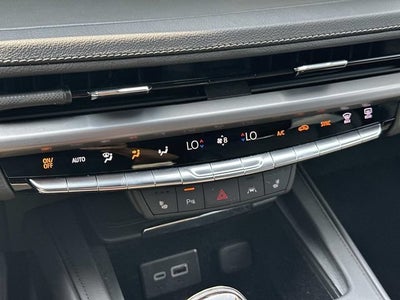2024 Cadillac XT4 Premium Luxury