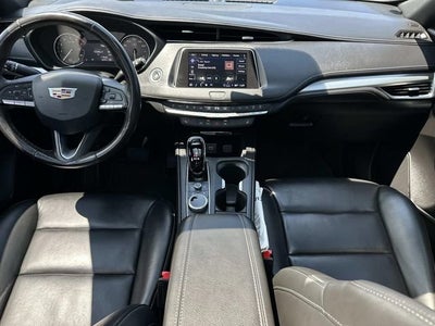 2023 Cadillac XT4 Premium Luxury