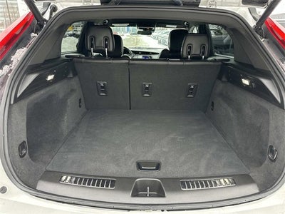 2022 Cadillac XT4 Premium Luxury