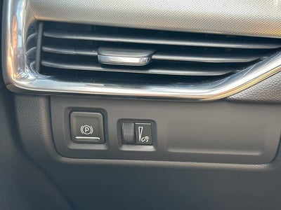 2023 Cadillac XT4 AWD Premium Luxury
