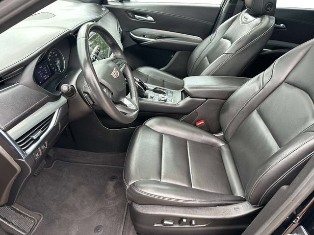 2023 Cadillac XT4 Premium Luxury