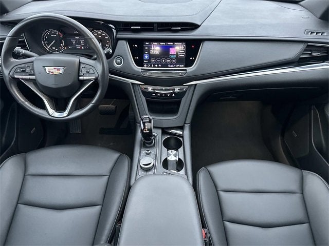 2025 Cadillac XT6 Luxury