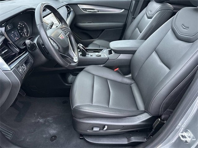 2025 Cadillac XT6 Luxury