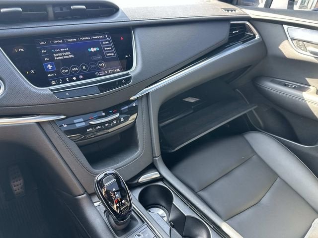 2024 Cadillac XT6 Luxury