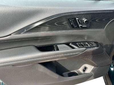 2024 Cadillac LYRIQ Luxury 1