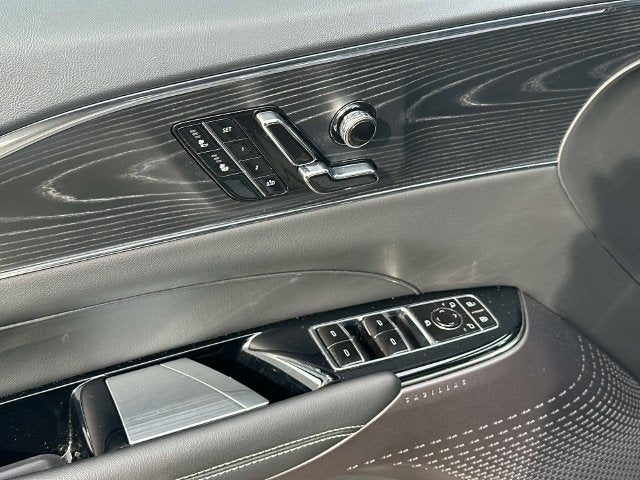 2024 Cadillac LYRIQ Luxury 1