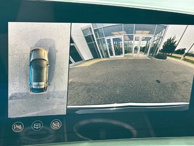 2024 Cadillac LYRIQ Luxury 1