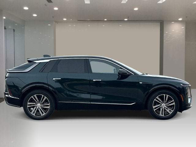 2024 Cadillac LYRIQ Luxury 1
