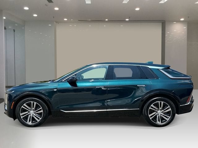 2024 Cadillac LYRIQ Luxury 1