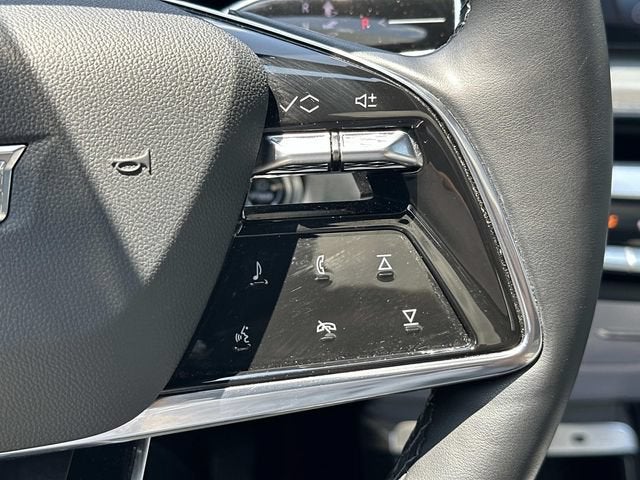2024 Cadillac LYRIQ Luxury 1