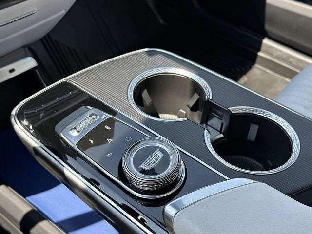 2024 Cadillac LYRIQ Luxury 1