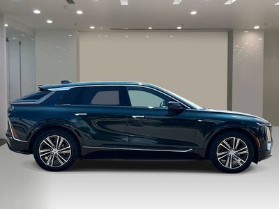 2024 Cadillac LYRIQ Luxury 1