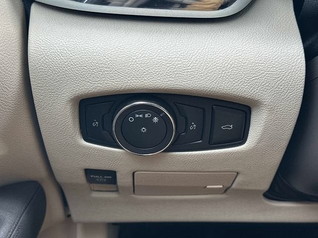 2017 Lincoln Continental Select