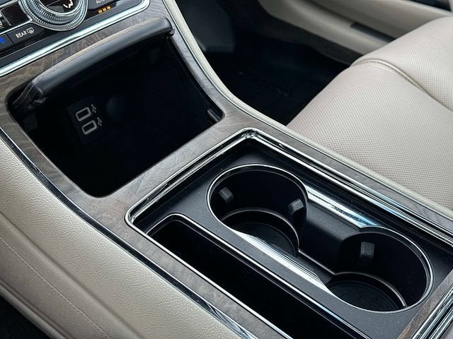 2017 Lincoln Continental Select