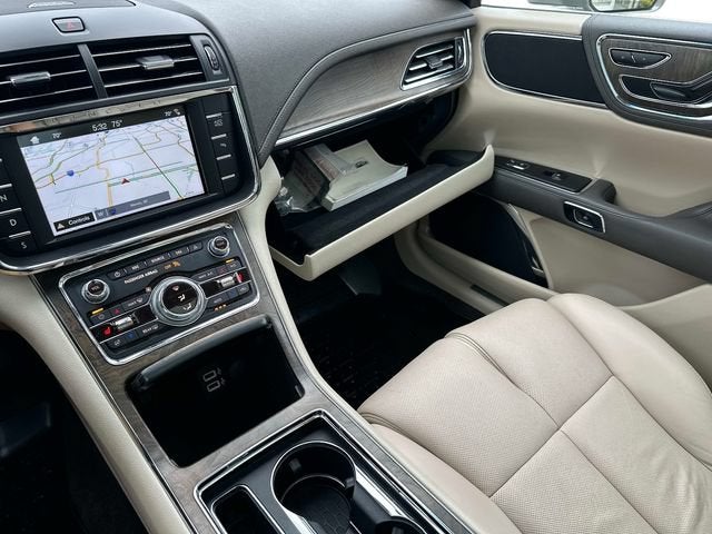 2017 Lincoln Continental Select