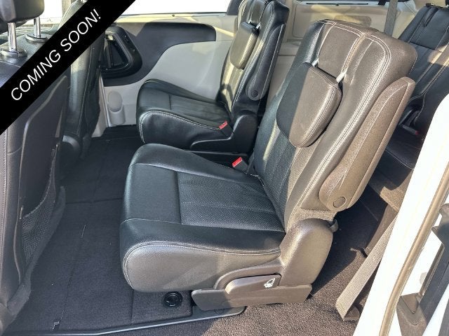 2016 Chrysler Town & Country Touring-L Anniversary Edition
