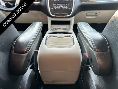 2016 Chrysler Town & Country Touring-L Anniversary Edition