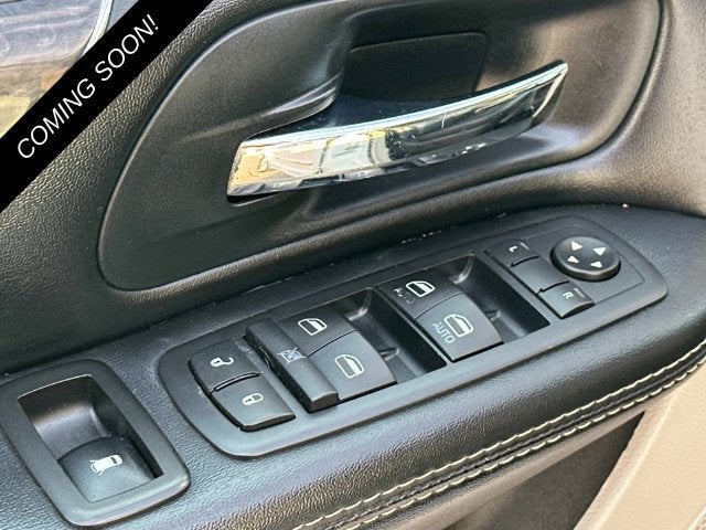 2016 Chrysler Town & Country Touring-L Anniversary Edition