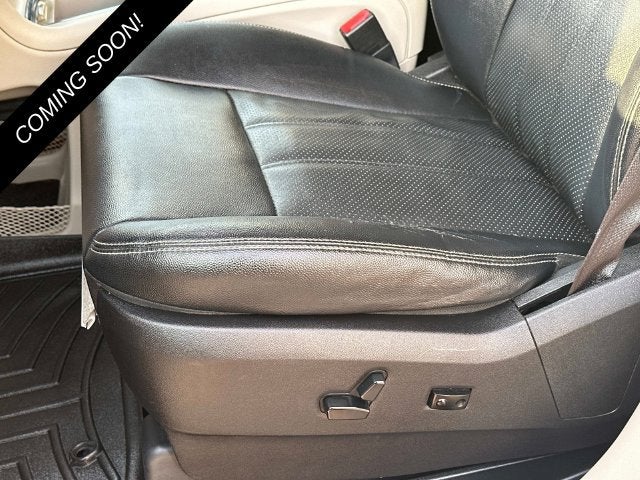 2016 Chrysler Town & Country Touring-L Anniversary Edition