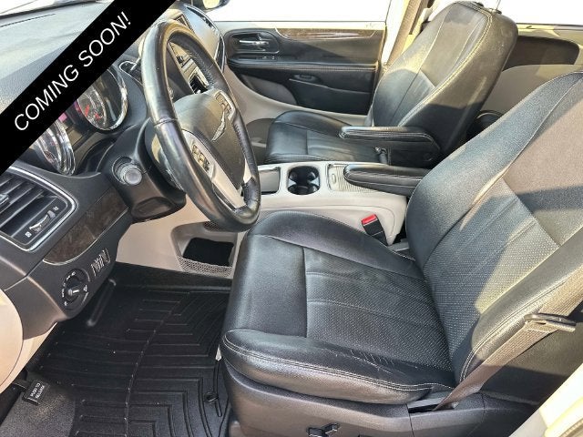 2016 Chrysler Town & Country Touring-L Anniversary Edition