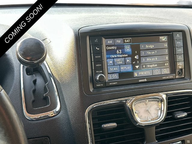 2016 Chrysler Town & Country Touring-L Anniversary Edition
