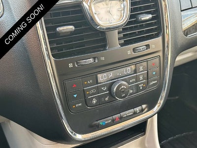 2016 Chrysler Town & Country Touring-L Anniversary Edition