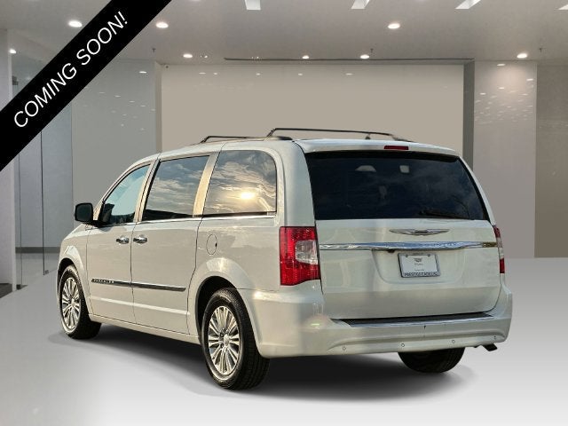 2016 Chrysler Town & Country Touring-L Anniversary Edition