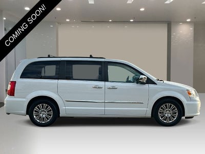 2016 Chrysler Town & Country Touring-L Anniversary Edition