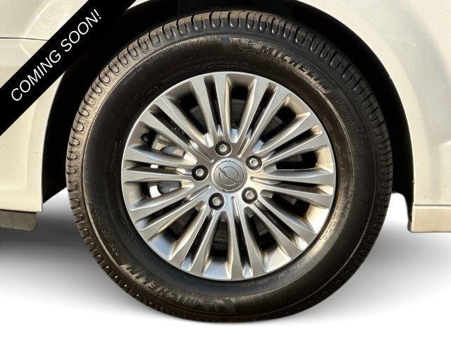 2016 Chrysler Town & Country Touring-L Anniversary Edition