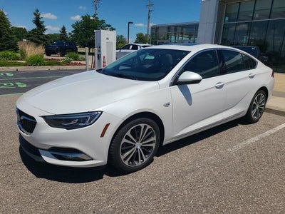 2018 Buick Regal Sportback Essence