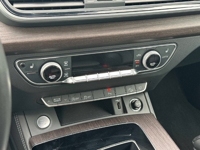 2024 Audi Q5 S line Premium Plus