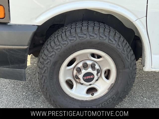 2022 GMC Savana Cargo Van 2500 Regular Wheelbase Rear-Wheel Drive