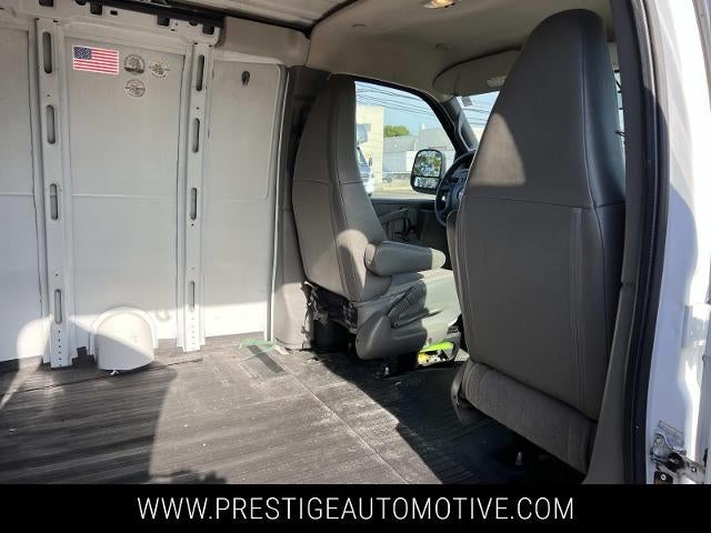 2022 GMC Savana Cargo Van 2500 Regular Wheelbase Rear-Wheel Drive