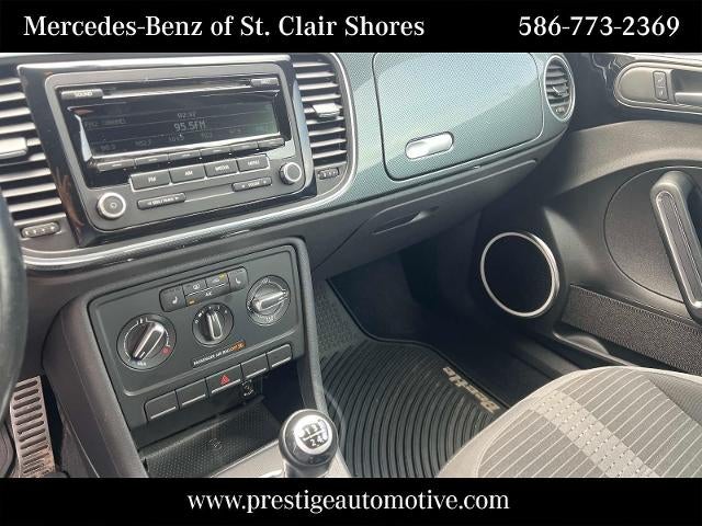 2013 Volkswagen Beetle 2dr Man 2.0T Turbo Fender Edition PZEV