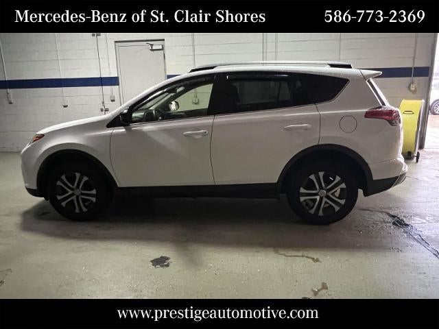 2018 Toyota RAV4 LE AWD (Natl)