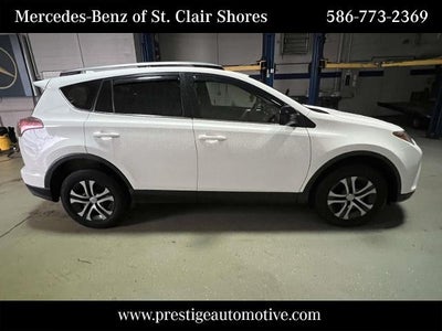 2018 Toyota RAV4 LE AWD (Natl)
