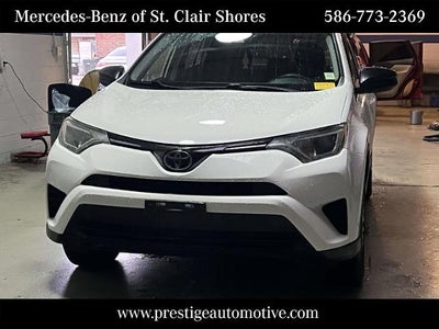 2018 Toyota RAV4 LE AWD (Natl)