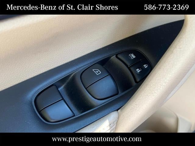 2015 Nissan Rogue FWD 4dr SV